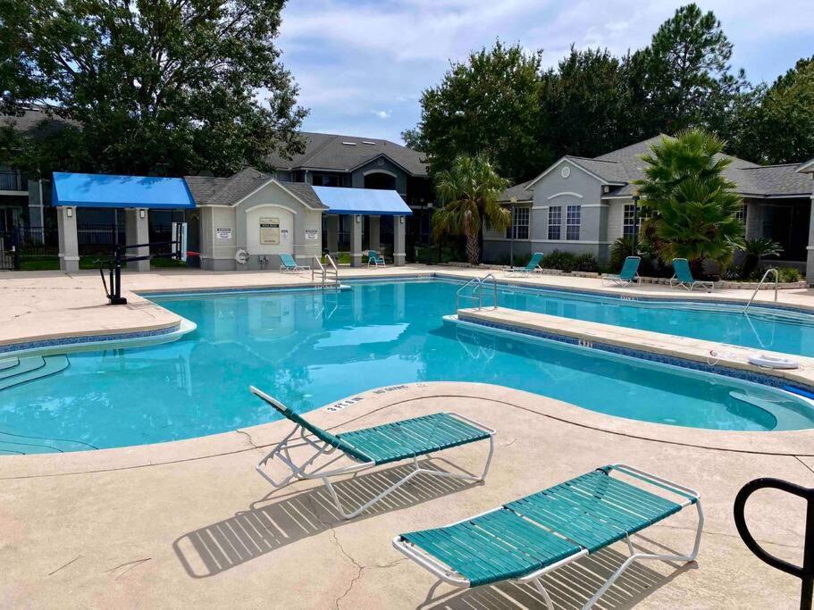 The Botanical Retreat, King Comfort & Poolside Peace Gainesville Extérieur photo